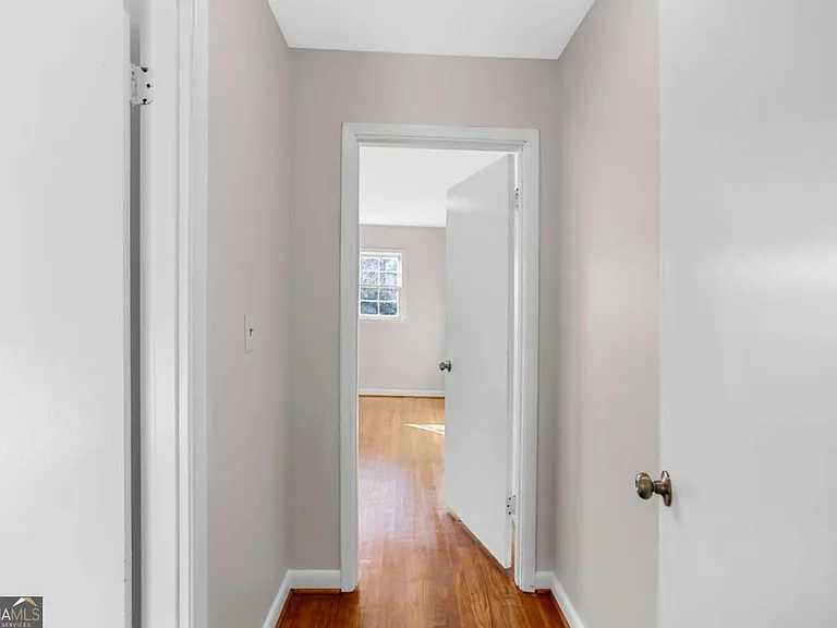 6541 Debbie Sue Ln — Photo 23