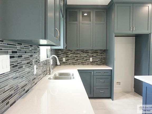 4th image of 4440 Aurora Cir #17