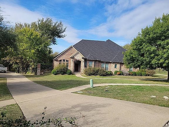 3rd image of 1547 Cypress Bend Dr