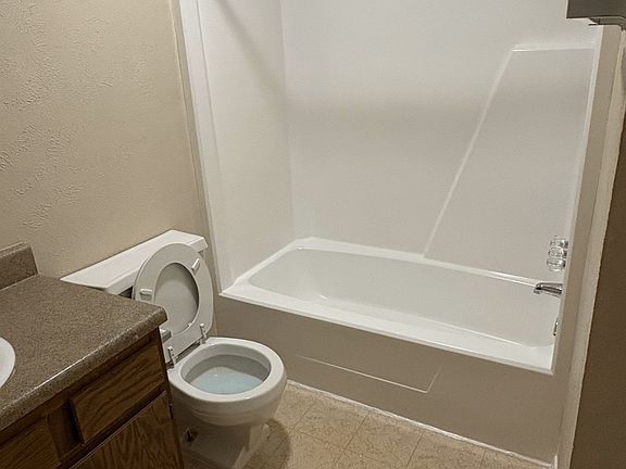 5th image of 1819 Westminster St APT 202