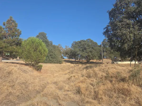 2709 Heinemann Dr, Valley Springs, CA 95252
