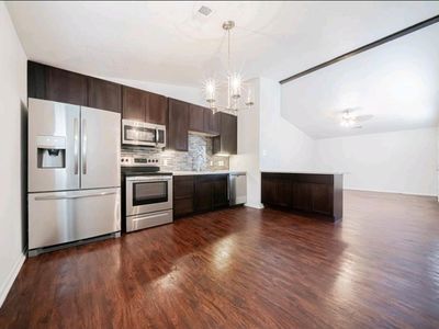 312 N Patton Ave APT 402, Dallas, TX, 75203
