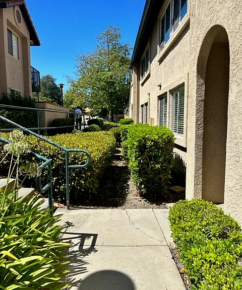 11263 Avenida De Los Lobos #F — Photo 3
