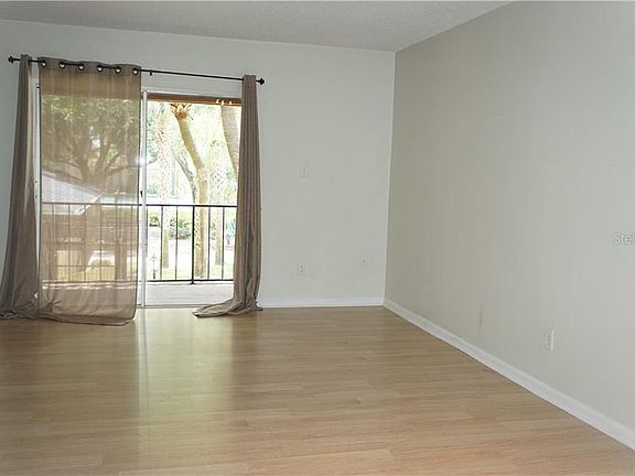 5th image of 268 Lewfield Cir