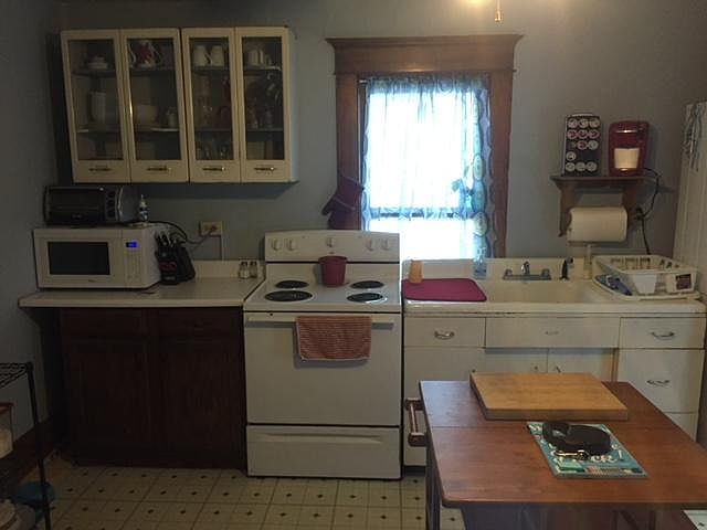 2nd image of 508 Beechurst Ave