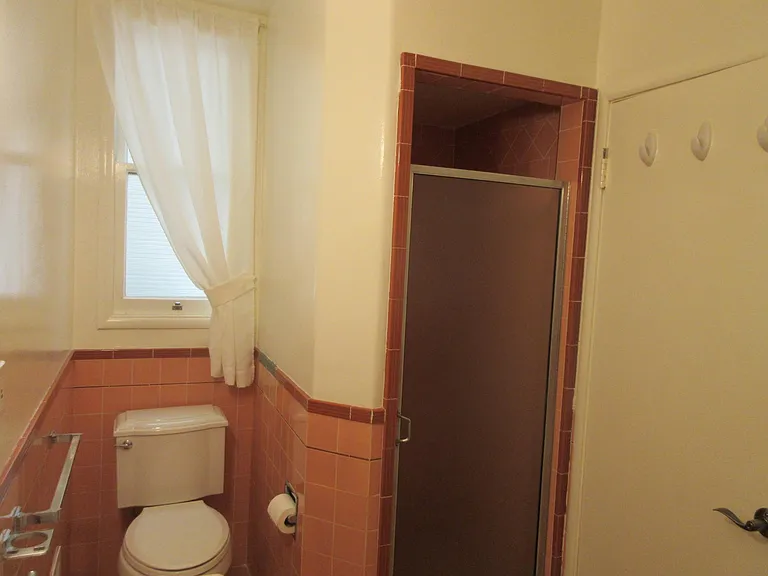 2433 Larkin St #1 — Photo 16