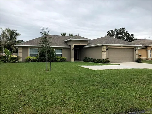 3273 SW Rosser Blvd Photo 1