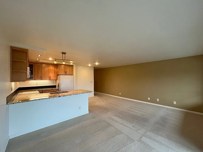 414 Boulevard St #202 — Photo 12