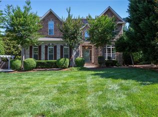 6088 Olde Farm Dr, Pfafftown, NC 27040