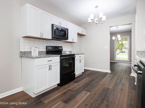 5th image of 3206 Fallshere Ct