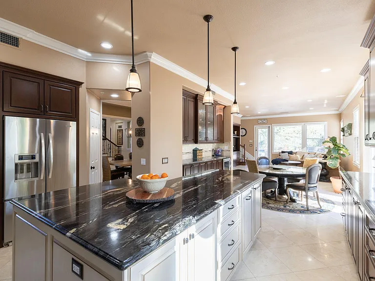 18652 Topanga Canyon Rd — Photo 10