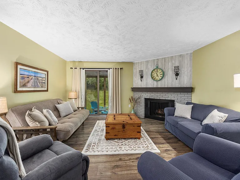 6542 Bella Vista Dr NE #A — Photo 2