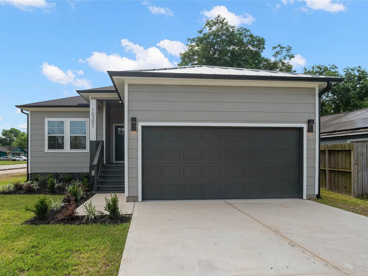 3 bed, 2.0 bath, 1492 sqft, $1,900 — Photo 3