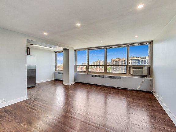 4th image of 3950 N Lake Shore Dr APT 1710