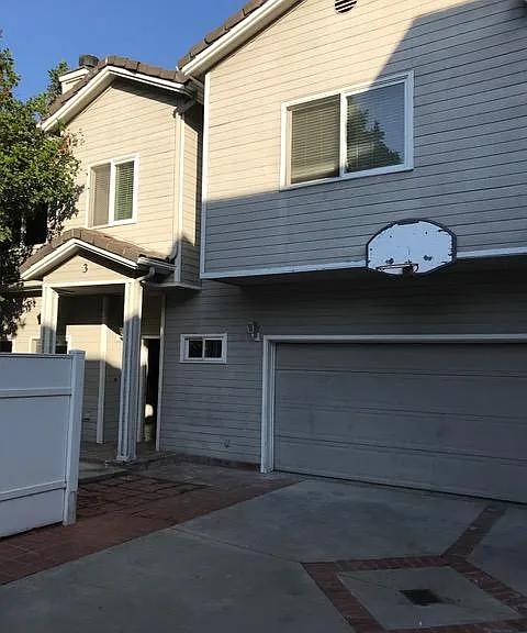 88 N Sierra Bonita Ave — Photo 4