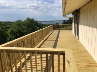 5507 High Meadow Cir, Manhattan, KS 66503