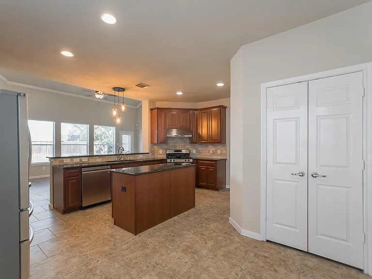 139 S Rocky Point Cir — Photo 18