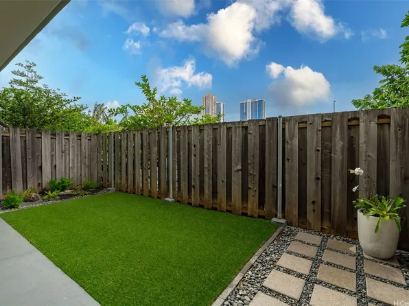 1617 Young St #A106, Honolulu, HI 96826