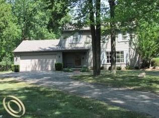 8420 Ferry Rd, Grosse Ile, MI 48138