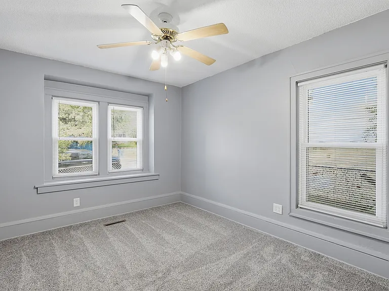 936 Galtier St #1 — Photo 18