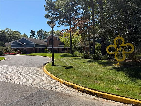3rd image of 7 Sagaponack Court