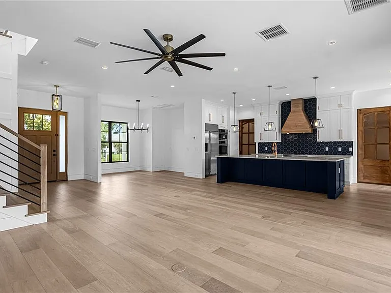 1814 Barker Dr — Photo 16
