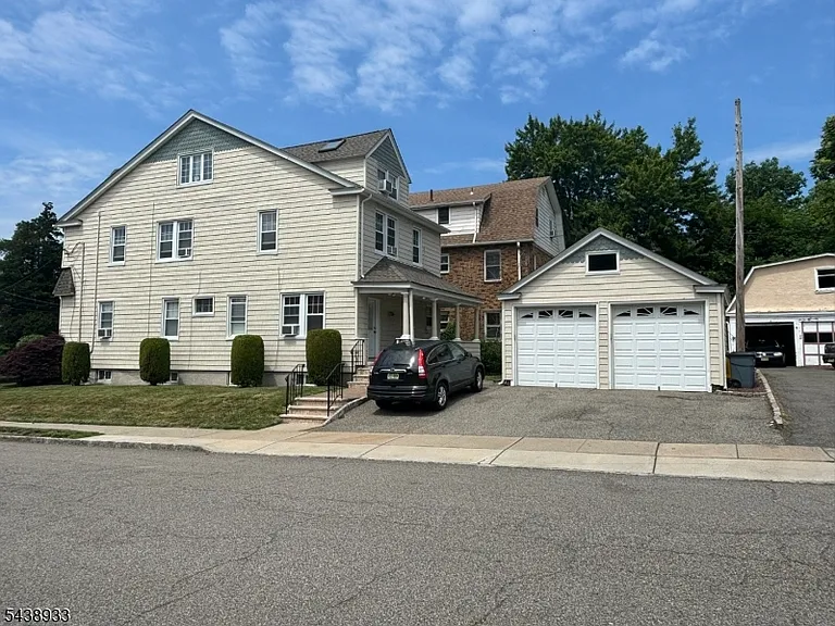 36 Walnut St — Photo 3