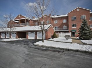 7 Conant Rd APT 10, Winchester, MA 01890