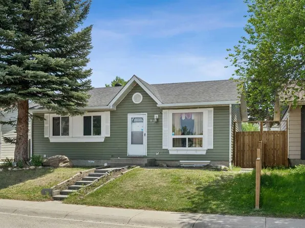 83 N Appletree Close SE, Calgary, AB T2A 7J6