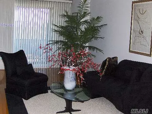 Sold by Century 21 Benjamin Realty | media 61