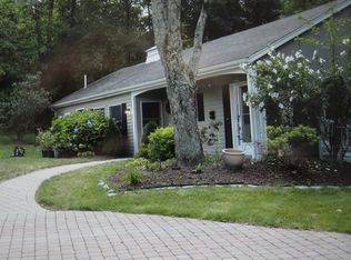138 Hoppin Hill Ave #R, North Attleboro, MA 02760