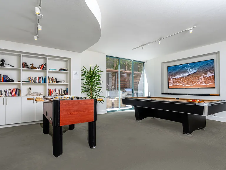 South Beach Marina Apartments — Photo 41