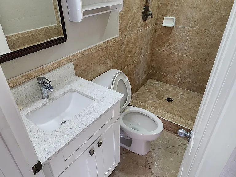 300 SW 71st Ave #2 — Photo 3