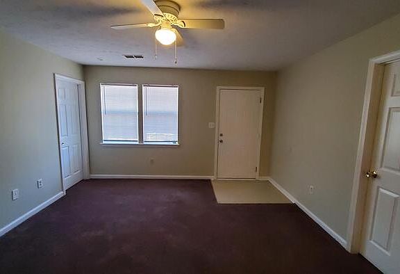 3rd image of 145 Big Oak Cir