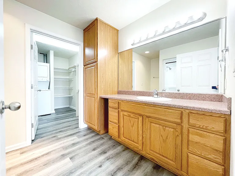 The Heights Apartments — Photo 12