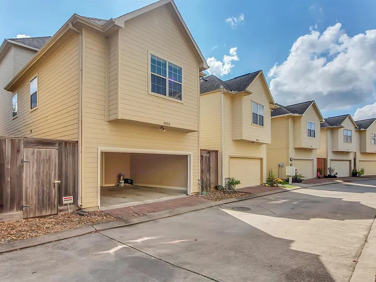 9006 Lakes At 610 Dr — Photo 15