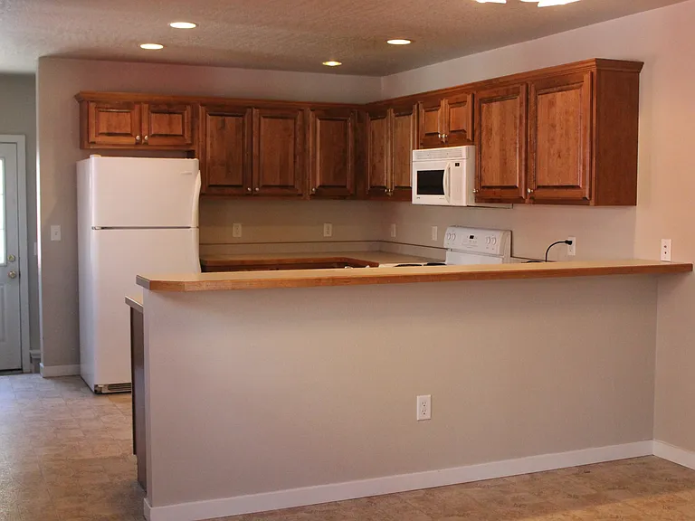 305 W South Ave — Photo 4