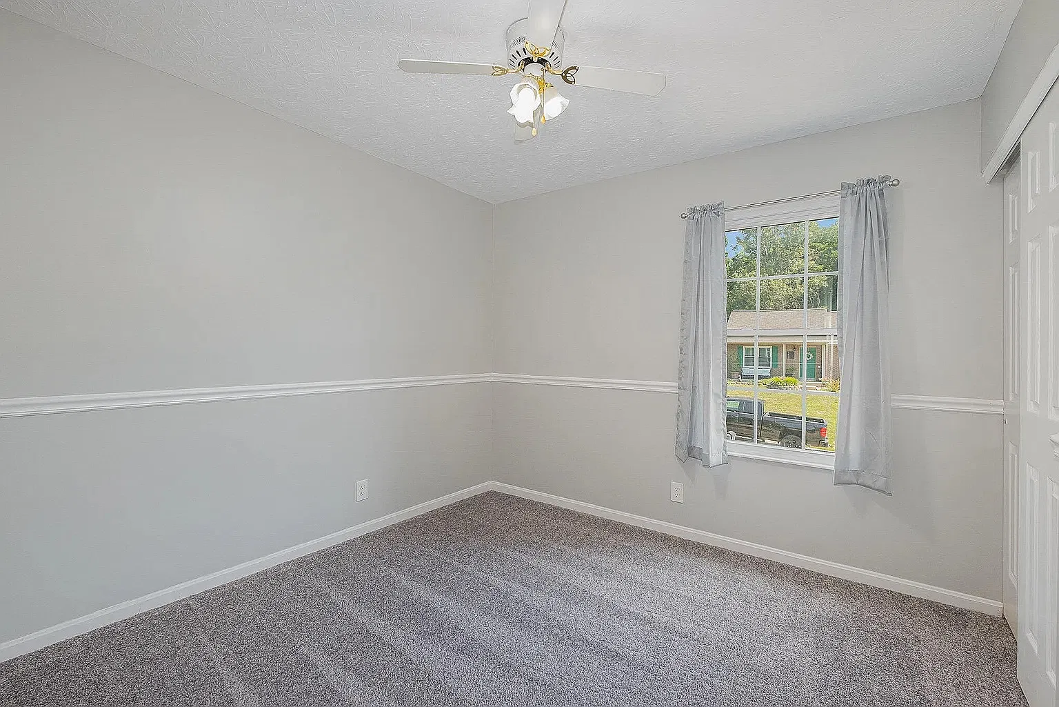 3 bed, 1274 sqft, $2,090 — Photo 4