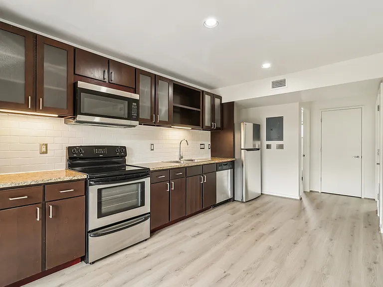 Dot Commons Apartments — Photo 33