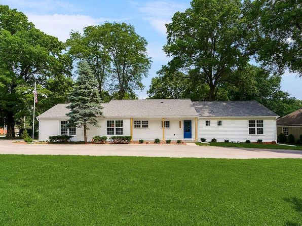 3520 W 93rd St, Leawood, KS 66206