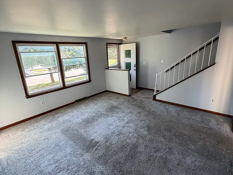 108 S Seine Dr — Photo 1