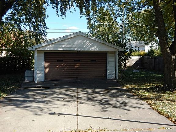 2nd image of 1404 N Dearborn St