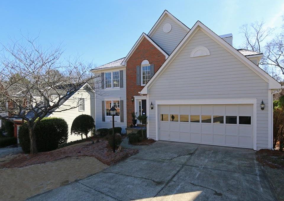 2nd image of 40 Parkside Cir