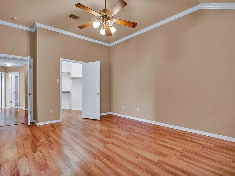 1901 Dapplegrey Ln — Photo 12