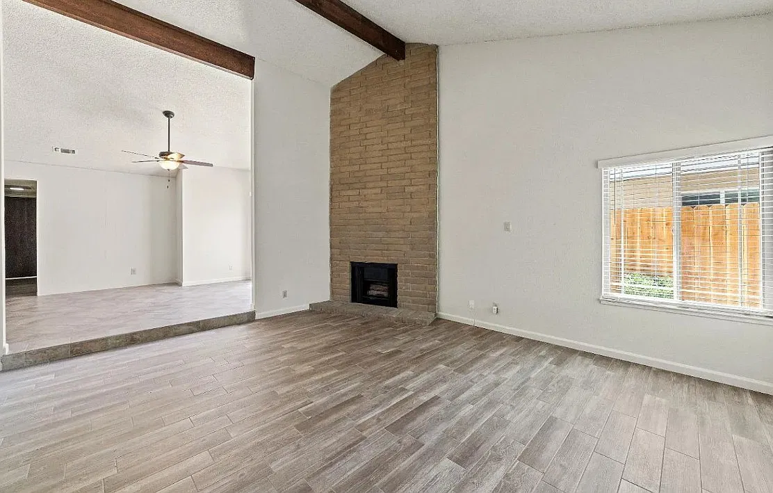 3 bed, 1333 sqft, $2,600 — Photo 4