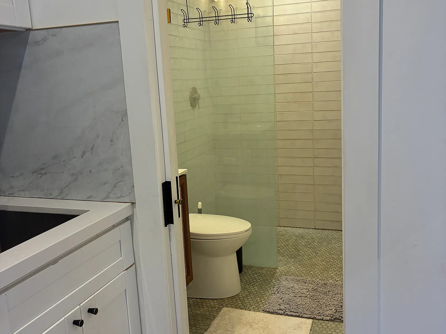 Studio, 400 sqft, $2,900 — Photo 4