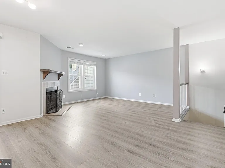 12891 Grays Pointe Rd #12891B — Photo 12