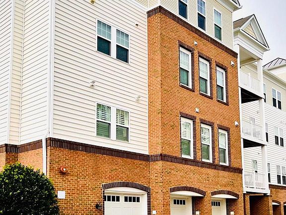 2nd image of 41895 Cathedral Valley Sq Unit 401