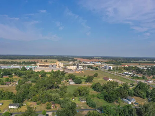 708 Mattie St, Wharton, TX 77488