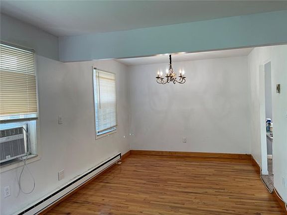 3rd image of 2317 Bell Blvd
